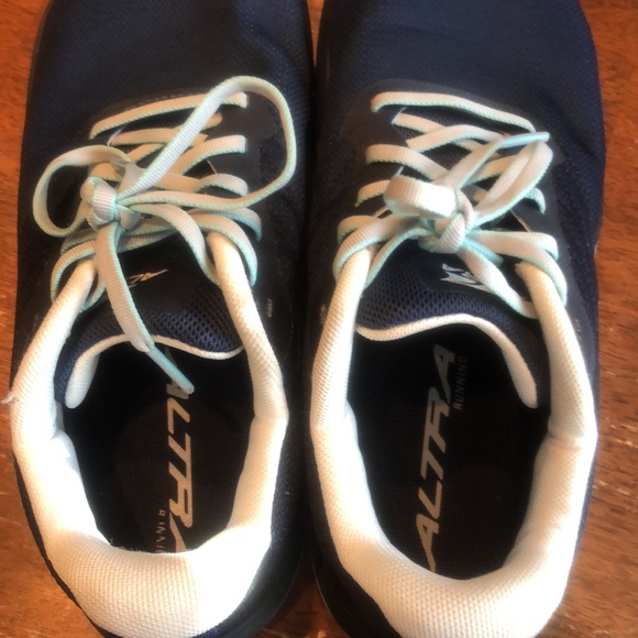 Altra Rivera 2 running shoes! Excellent condition! - Picture 5 of 6